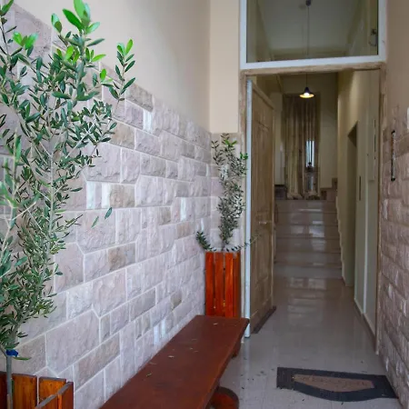 Διαμέρισμα Lycurgus - The Spartan