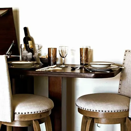 Lycurgus - The Spartan Appartement *